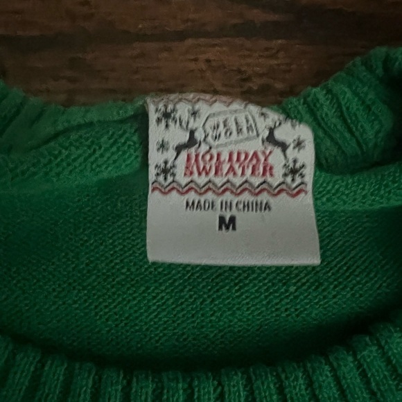 Well Worn Holiday Sweater size M - Picture 3 of 7